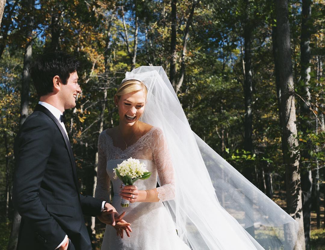 la modelo Karlie Kloss y el empresario Joshua Kushner .