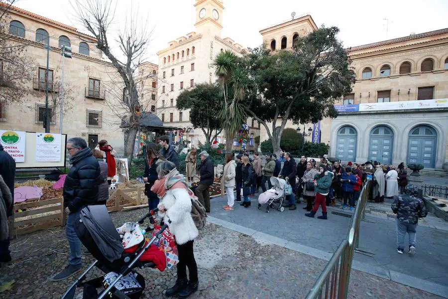 Fotos: Belén viviente en la Plaza de los Bandos de Salamanca