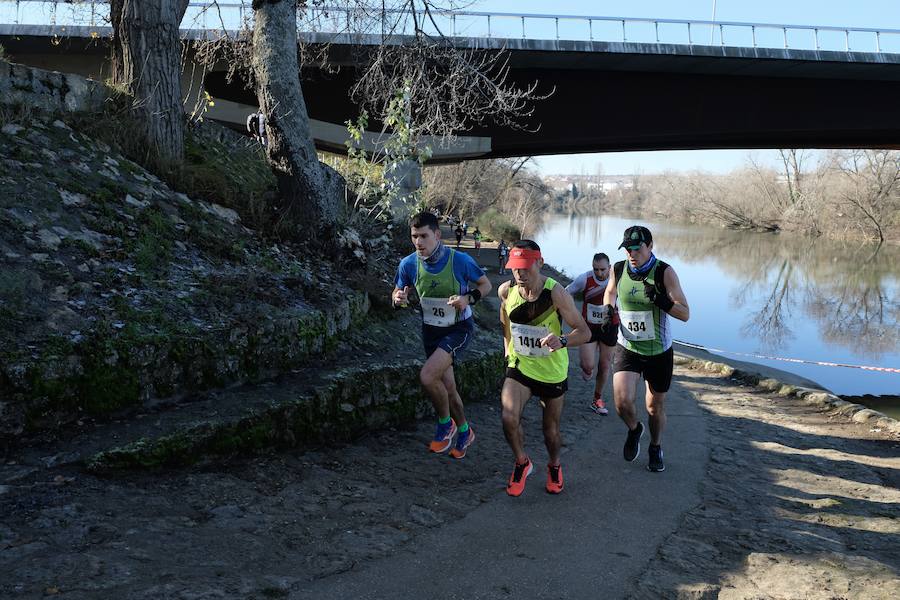 Fotos: XXXV Cross Rondilla &#039;Las Doce uvas&#039;: categoría masculina absoluta