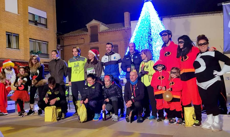 Fotos: Vistosa San Silvestre en Torquemada