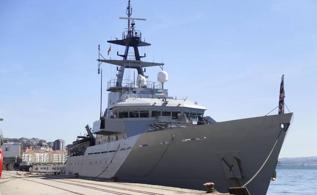 La patrullera 'HMS Mersey' de la Royal Navy atracada en el Puerto de Santander en 2015.