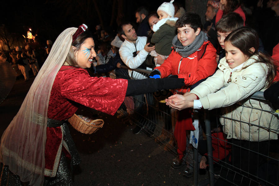 Fotos: Segovia recibe a los Reyes Magos de Oriente