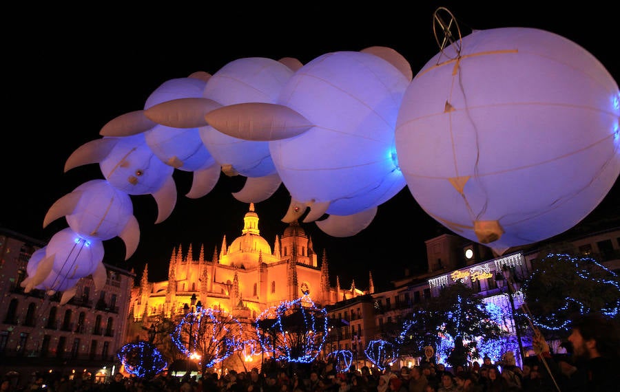 Fotos: Segovia recibe a los Reyes Magos de Oriente
