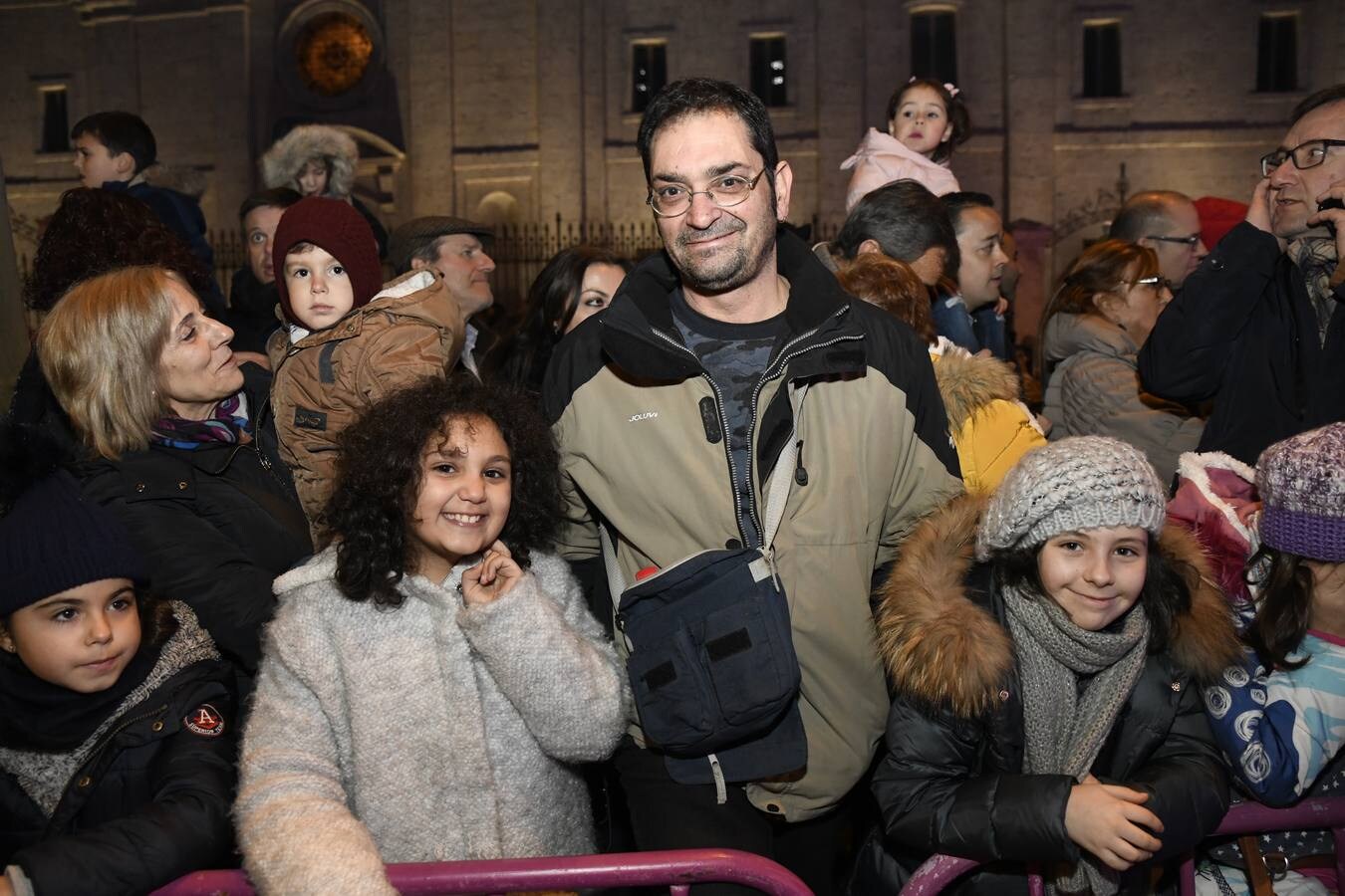 Fotos: Público en la cabalgata de Reyes de Valladolid (1/4)