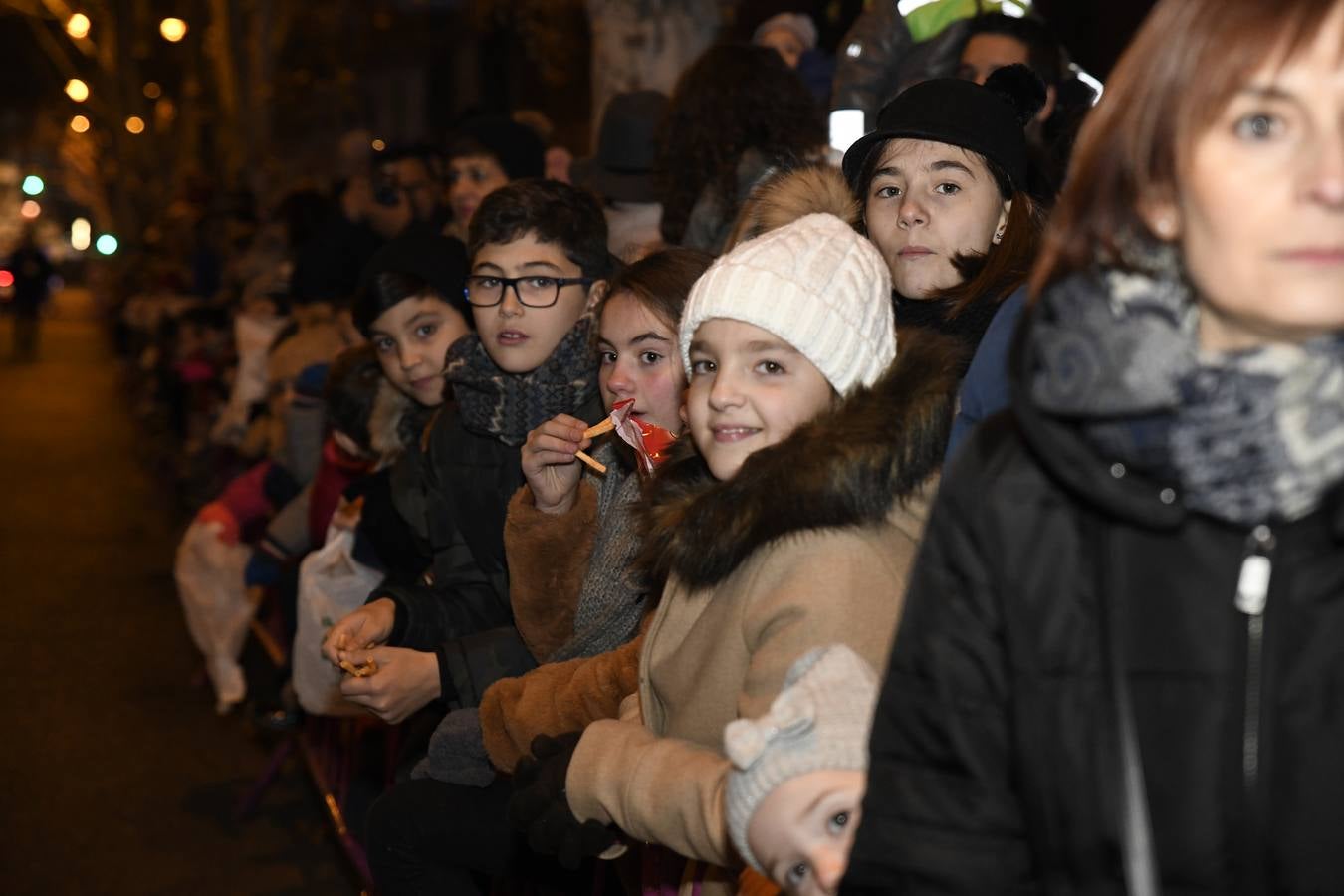 Fotos: Público en la cabalgata de Reyes de Valladolid (2/4)