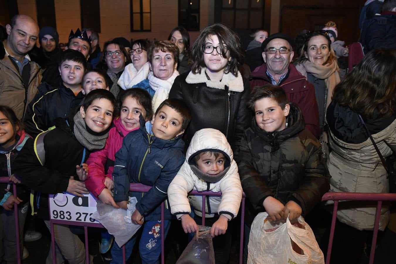 Fotos: Público en la cabalgata de Reyes de Valladolid (2/4)