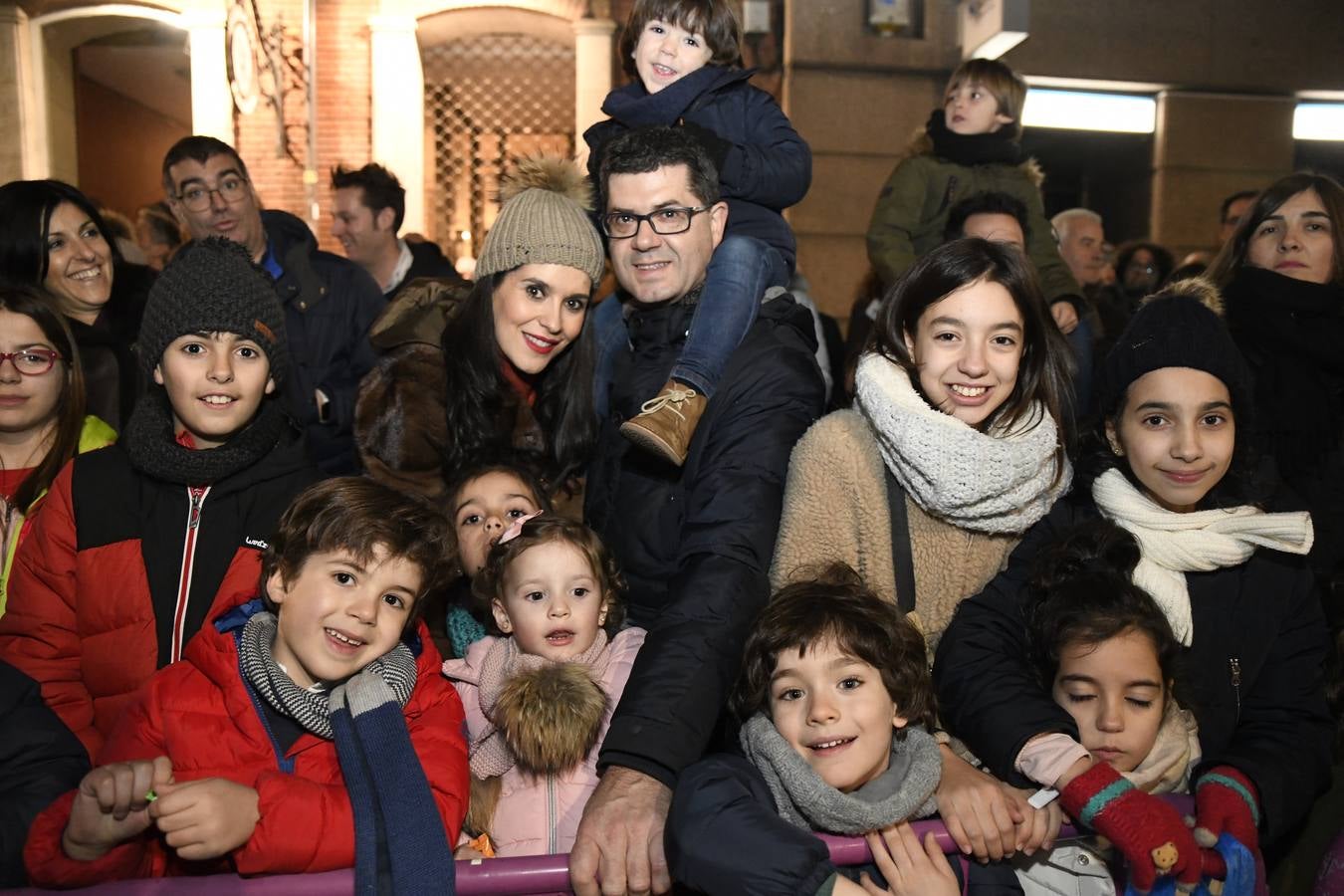 Fotos: Público en la cabalgata de Reyes de Valladolid (2/4)