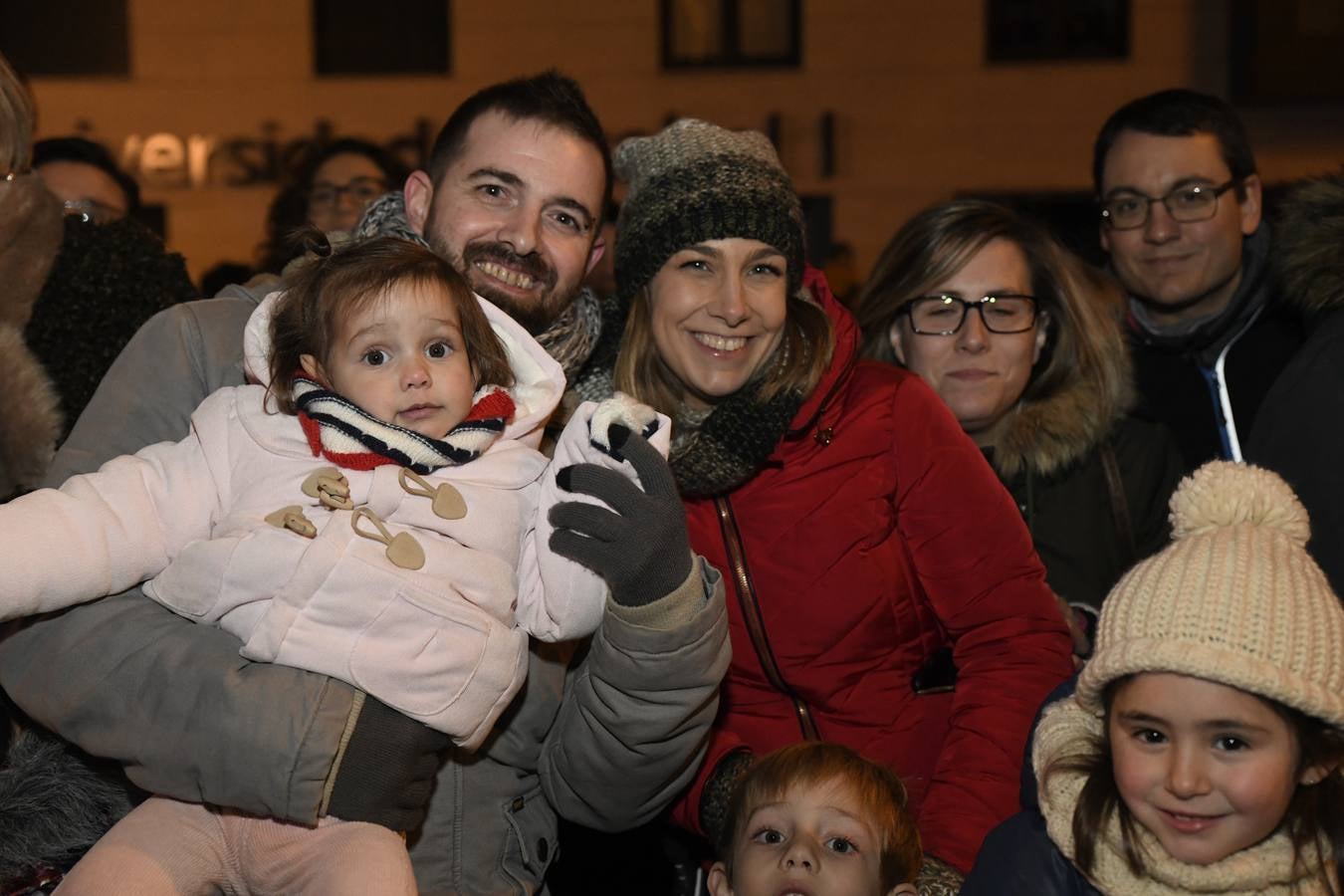 Fotos: Público en la cabalgata de Reyes de Valladolid (2/4)