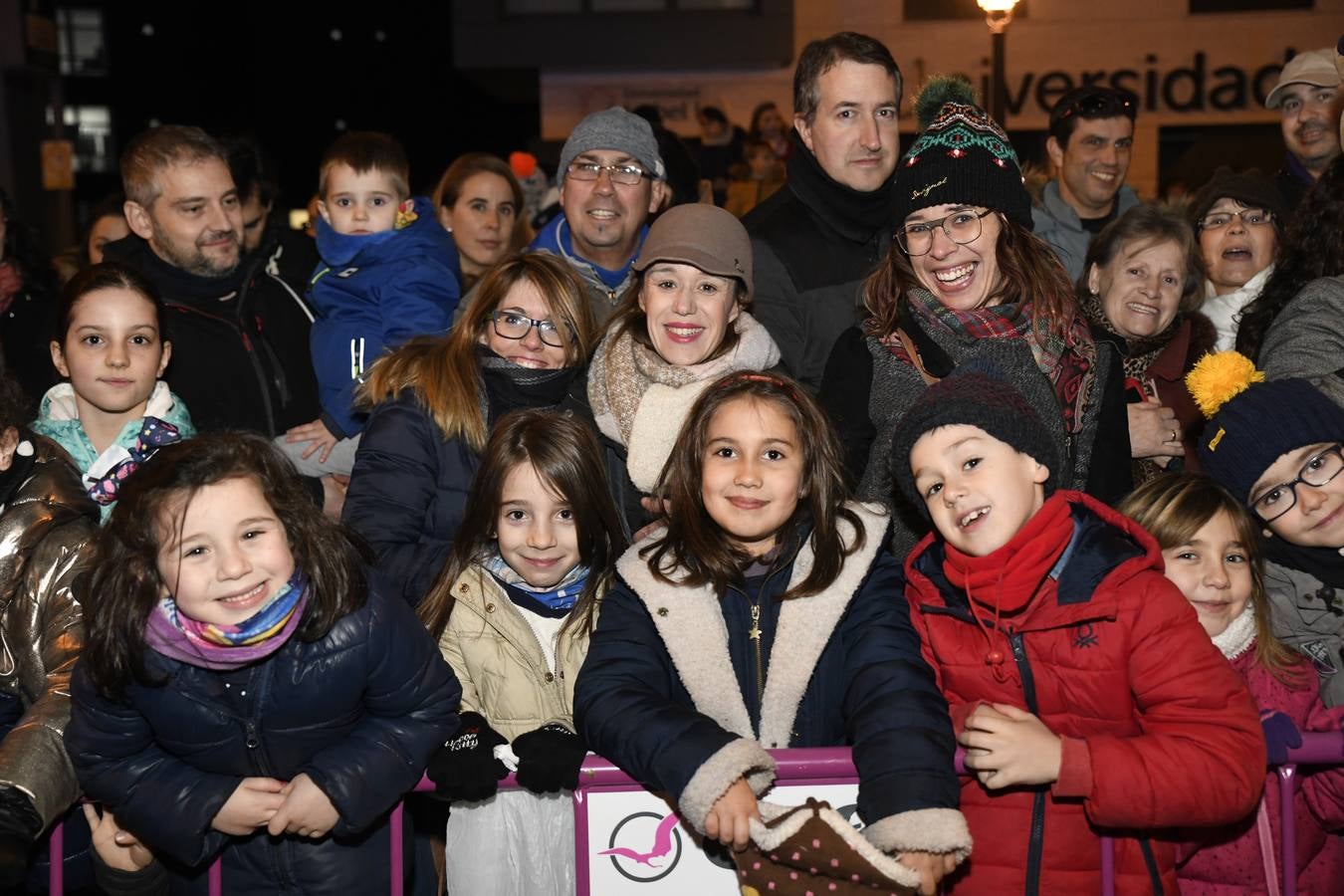 Fotos: Público en la cabalgata de Reyes de Valladolid (2/4)