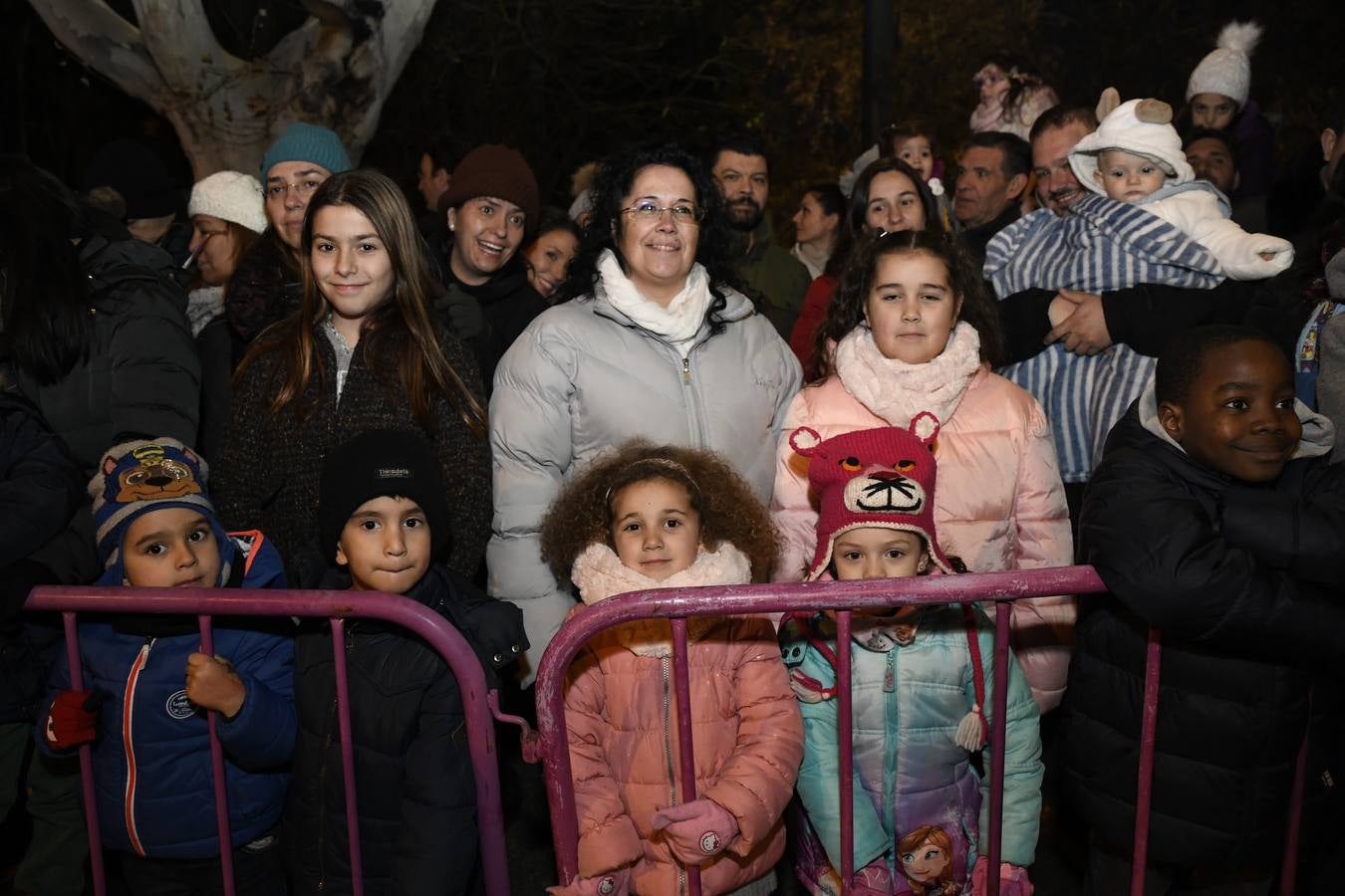 Fotos: Público en la cabalgata de Reyes de Valladolid (2/4)
