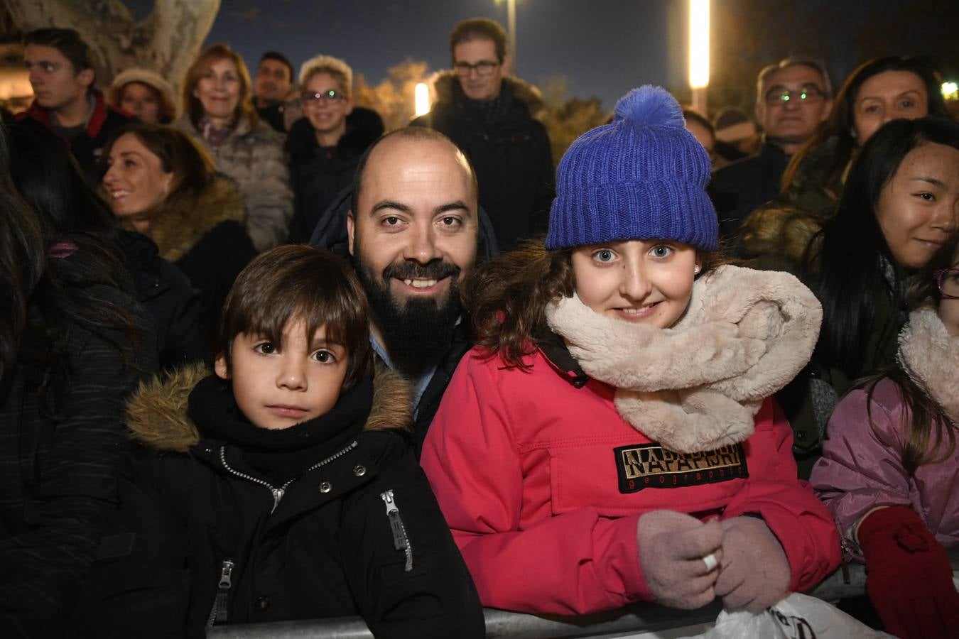 Fotos: Público en la cabalgata de Reyes de Valladolid (3/4)