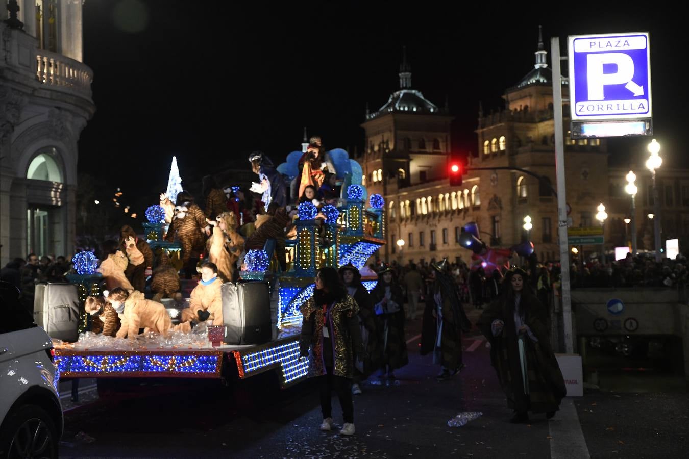 Fotos: Público en la cabalgata de Reyes de Valladolid (3/4)