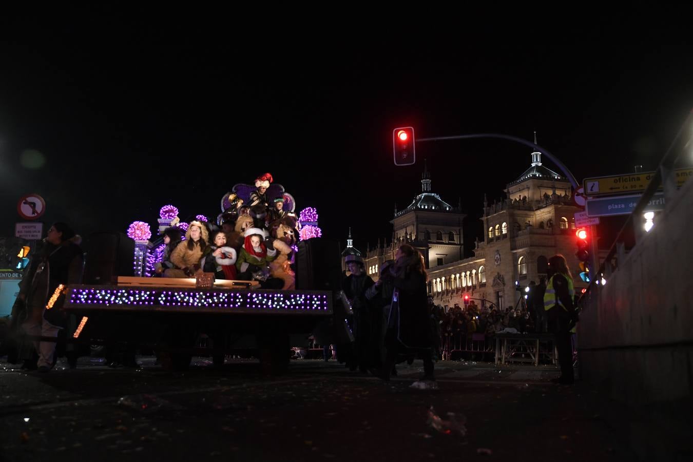 Fotos: Público en la cabalgata de Reyes de Valladolid (3/4)