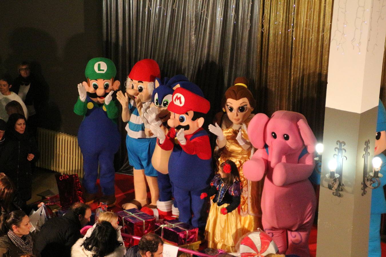 Fotos: Los Reyes Magos visitan Medina de Rioseco, Ciudad Europea de la Navidad