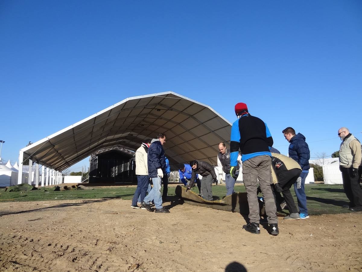 Los asistentes contarán este año con una «importante novedad» en forma de «carpa gigante» instalada a continuación del escenario en la plaza principal de la campa