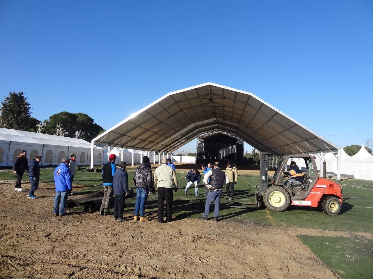 Los asistentes contarán este año con una «importante novedad» en forma de «carpa gigante» instalada a continuación del escenario en la plaza principal de la campa