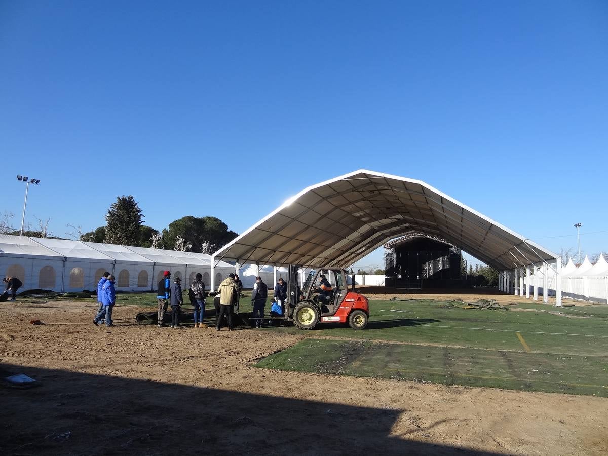 Los asistentes contarán este año con una «importante novedad» en forma de «carpa gigante» instalada a continuación del escenario en la plaza principal de la campa