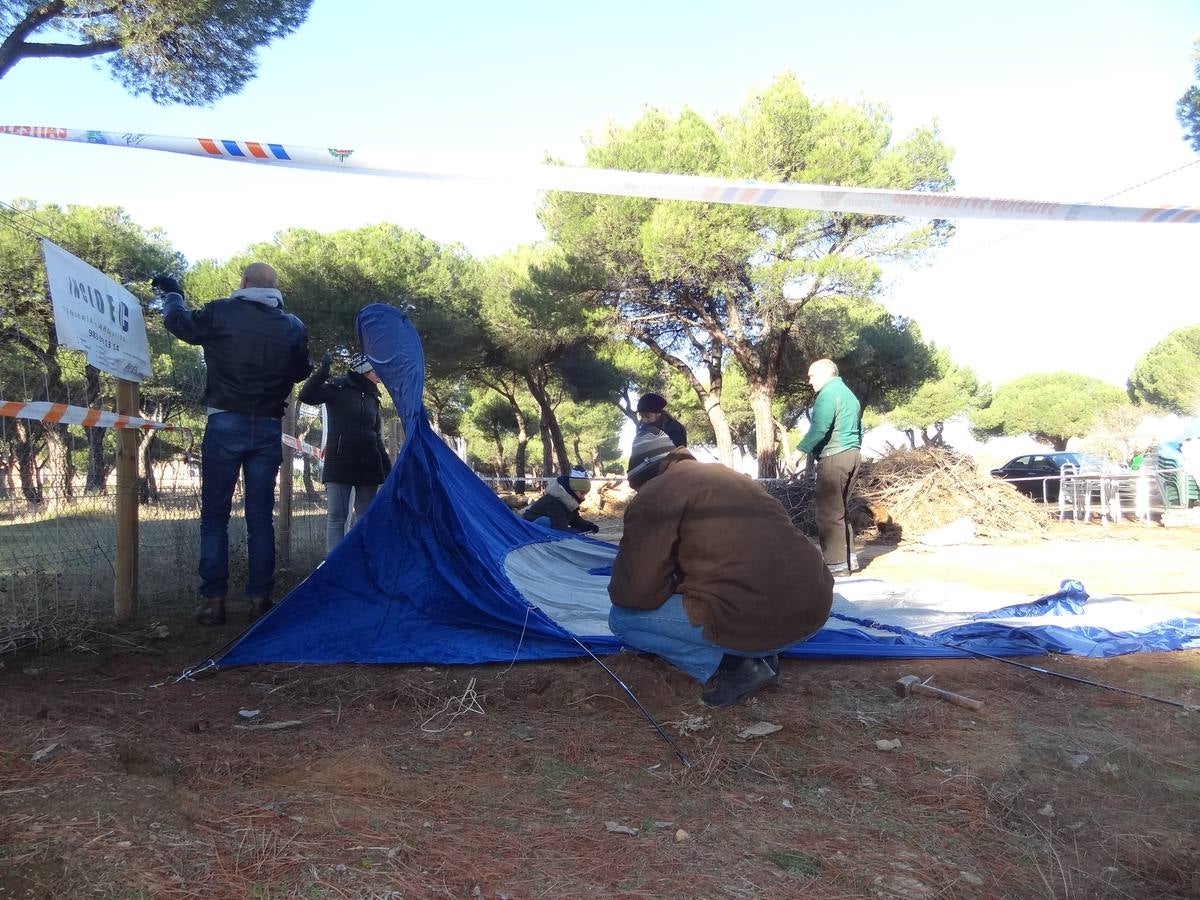 Los asistentes contarán este año con una «importante novedad» en forma de «carpa gigante» instalada a continuación del escenario en la plaza principal de la campa