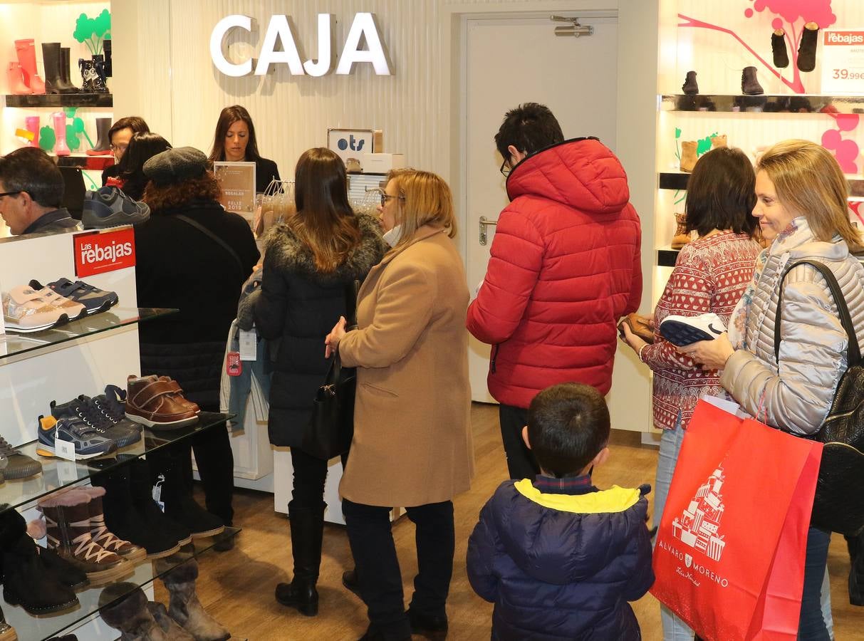 Fotos: Lunes 7 de enero, primer día de rebajas generales en Valladolid