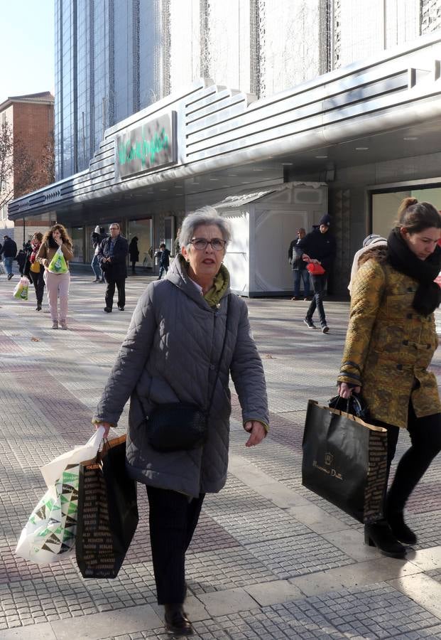 Fotos: Lunes 7 de enero, primer día de rebajas generales en Valladolid