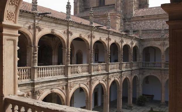 Imagen de archivo del claustro del Colegio Arzobispo Fonseca. 