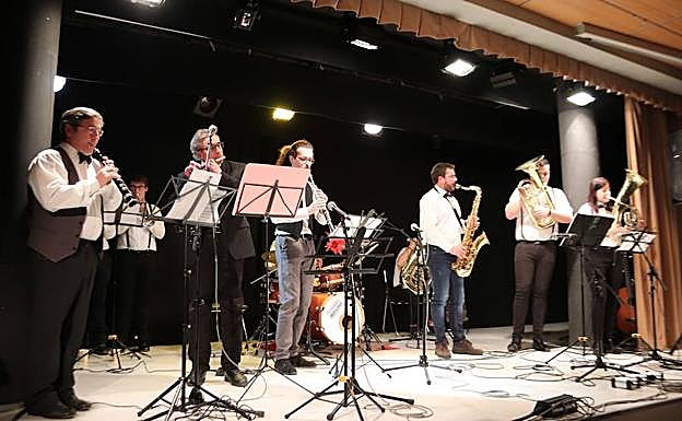 Concierto de la Orquestina de la Abuela Pina, en el festival solidario a favor de la Fundación Niemann-Pick.