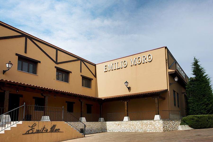 Fachada principal de Bodegas Emilio Moro, en Pesquera de Duero, Valladolid. 