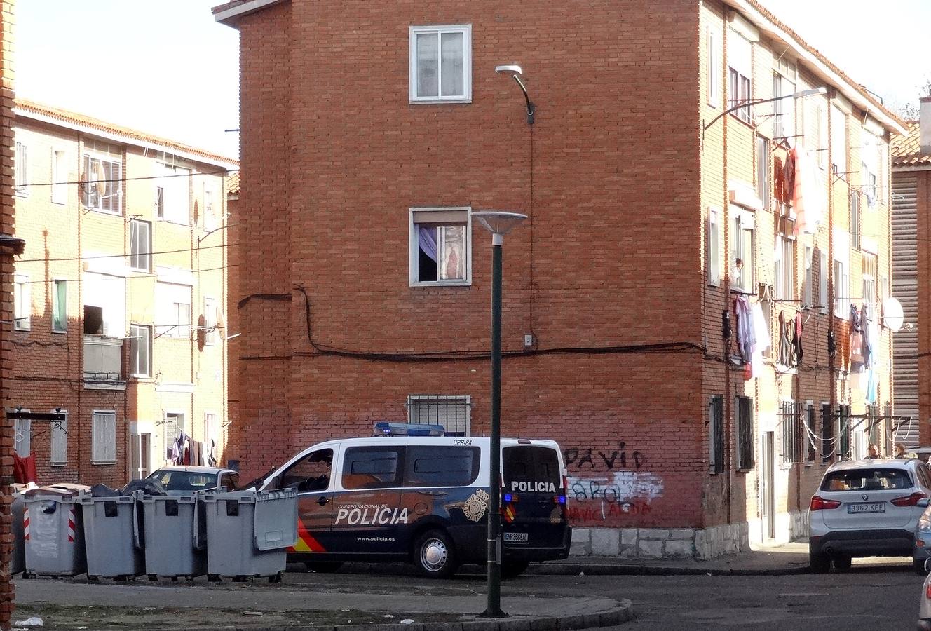 Fotos: Vigilancia policial en la barriada de Las Viudas