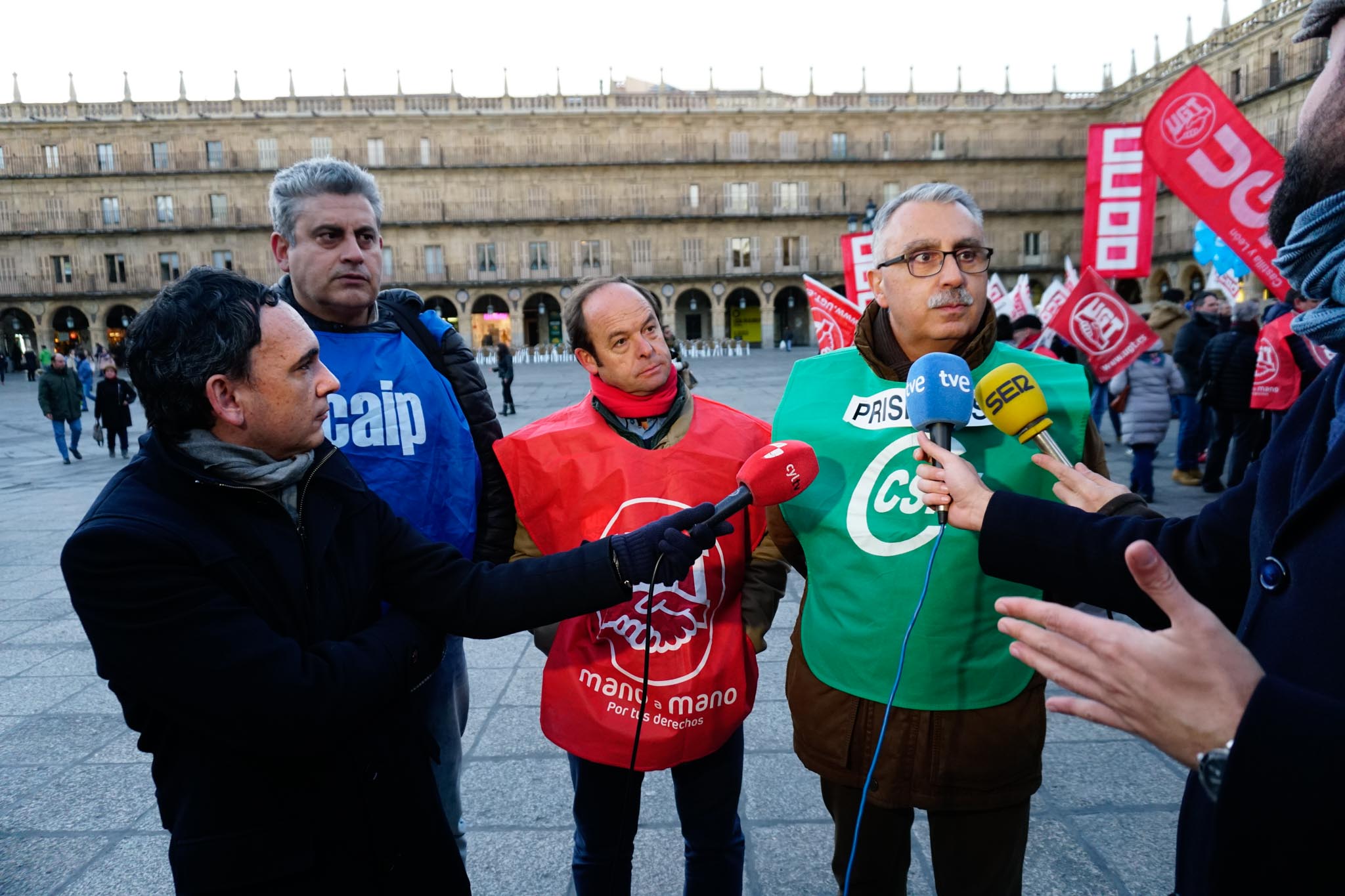 Reclaman «mejoras laborales y más efectivos» y anuncian que seguirán con sus movilizaciones 