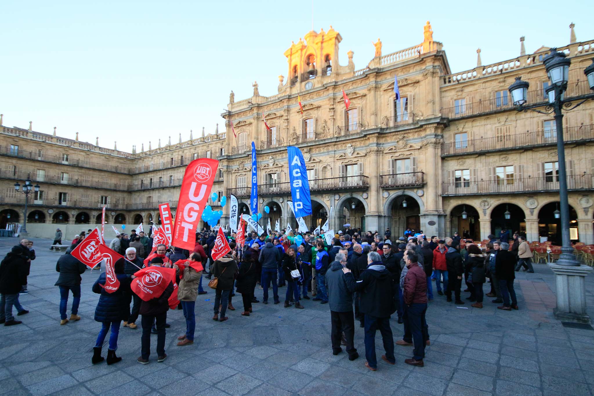 Reclaman «mejoras laborales y más efectivos» y anuncian que seguirán con sus movilizaciones 