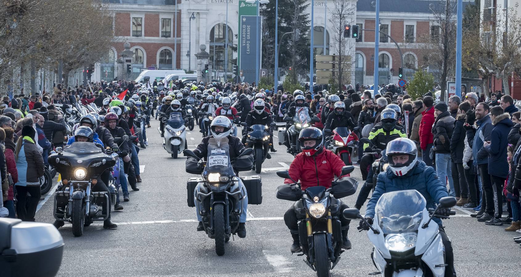 Fotos: Desfile de banderas de Pingüinos 2019