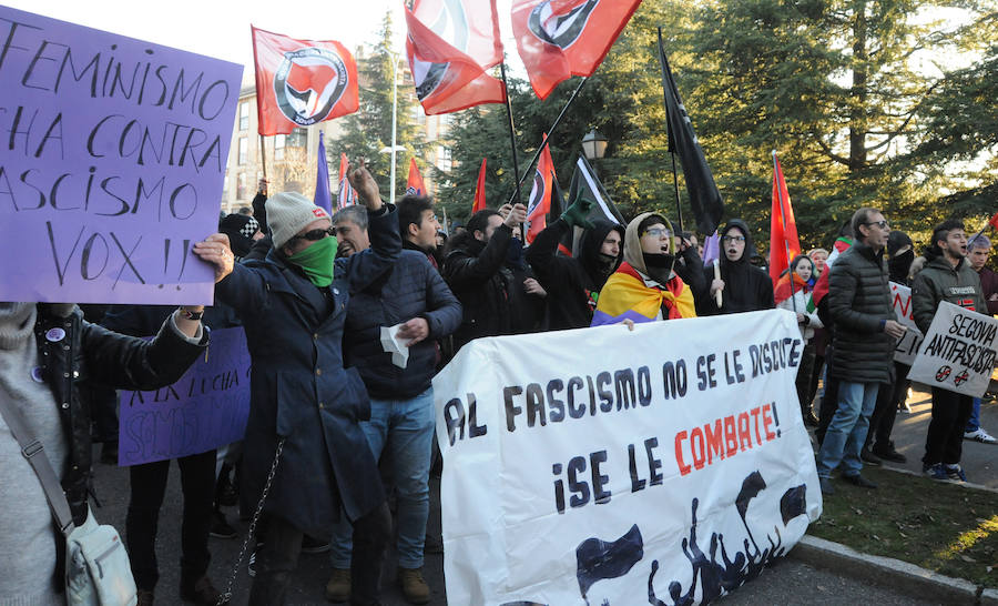 Fotos: Protesta contra el acto de Vox en Segovia