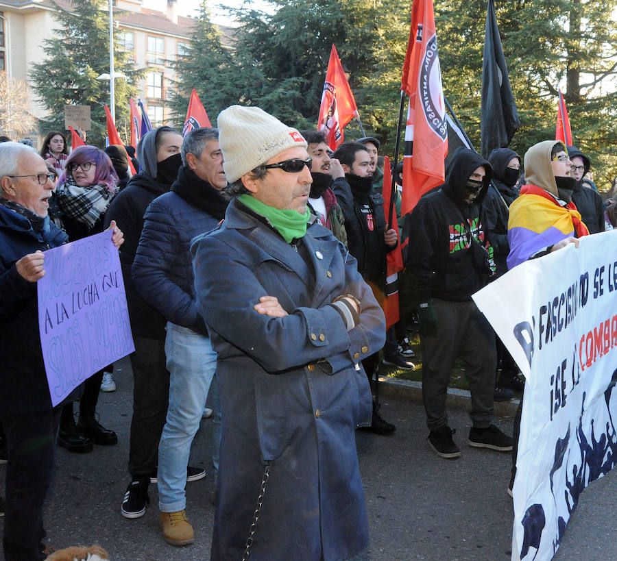 Fotos: Protesta contra el acto de Vox en Segovia