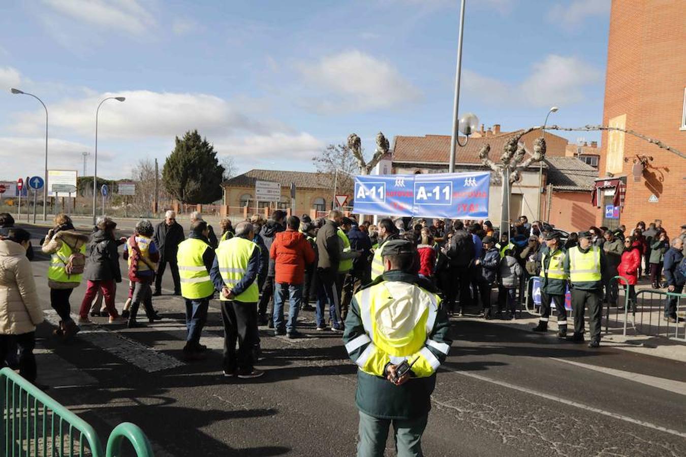 Fotos: Nueva concentración en Peñafiel para reclamar la A-11