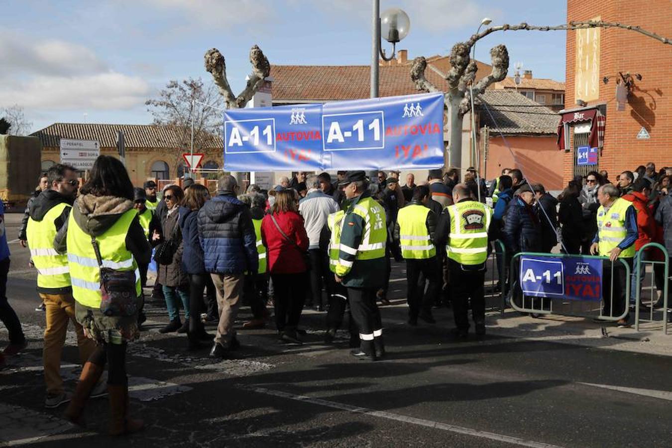 Fotos: Nueva concentración en Peñafiel para reclamar la A-11