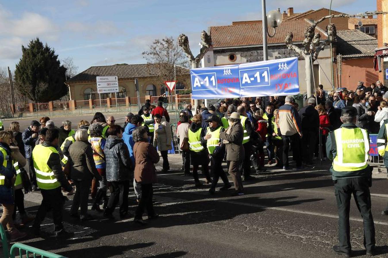 Fotos: Nueva concentración en Peñafiel para reclamar la A-11