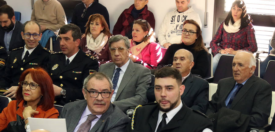 Fotos: Celebración del aniversario de la Policía Nacional en Segovia