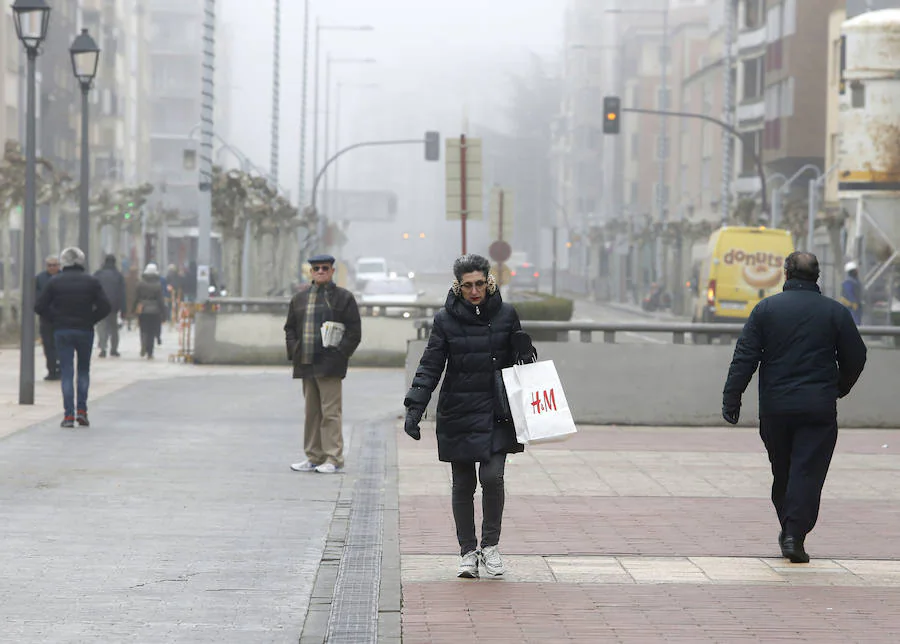 Fotos: Niebla y frío en la capital Palentina