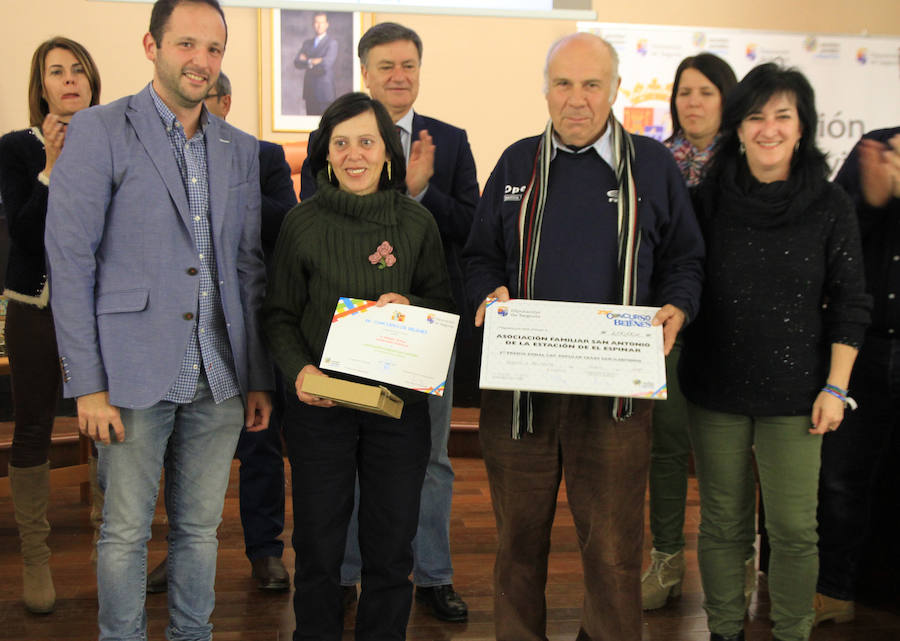 Fotos: Entrega de premios del concurso provincial de belenes.