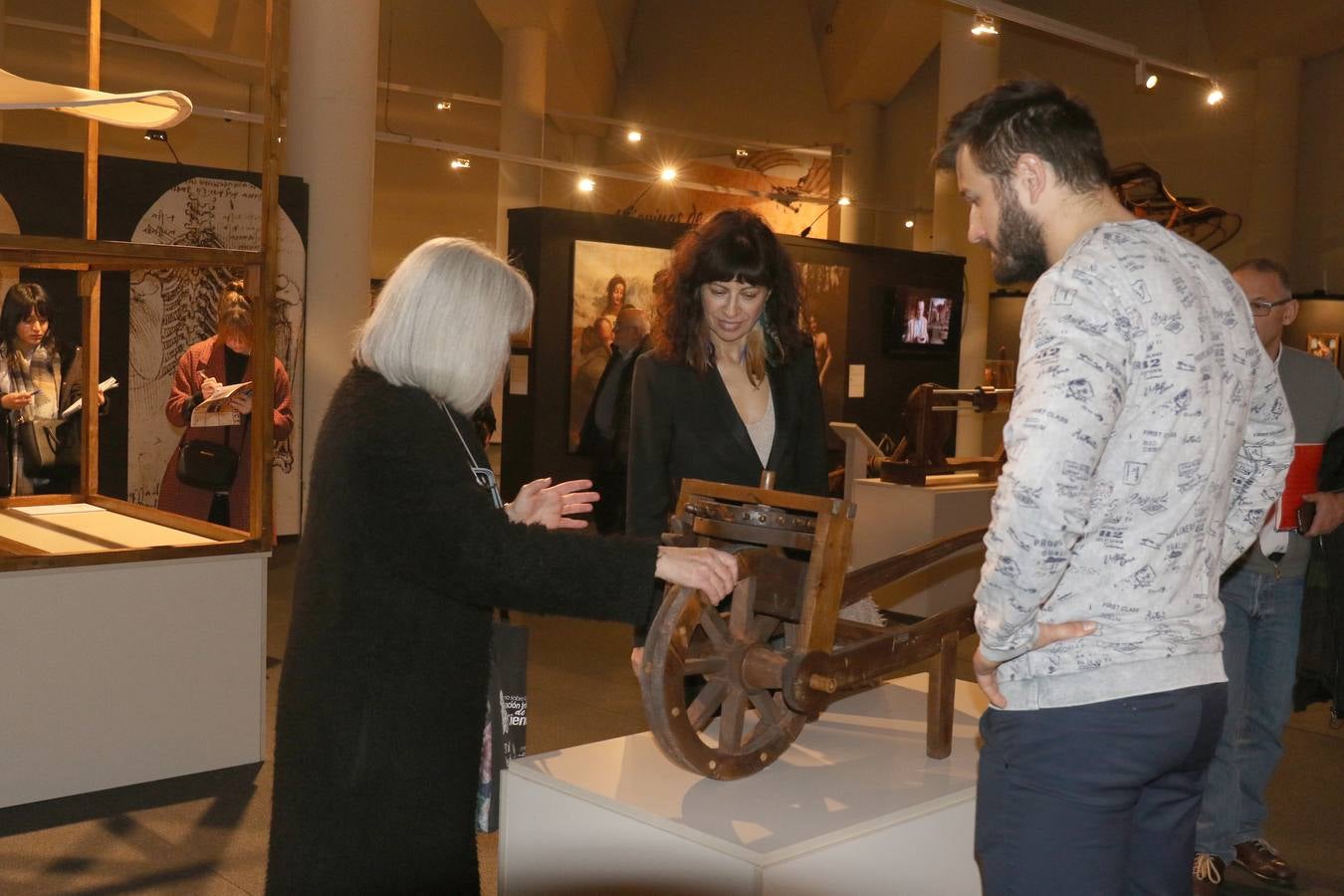 Con motivo del quinto centenario del fallecimiento de Leonardo Da Vinci, la muestra contiene 50 réplicas, la mayoría a tamaño real y otras en maquetas a escala, de inventos pensados por el ilustre italiano