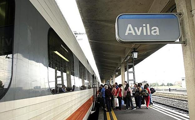 Ayuntamiento y Diputación de Ávila respaldan las demandas del comité de empresa de Adif