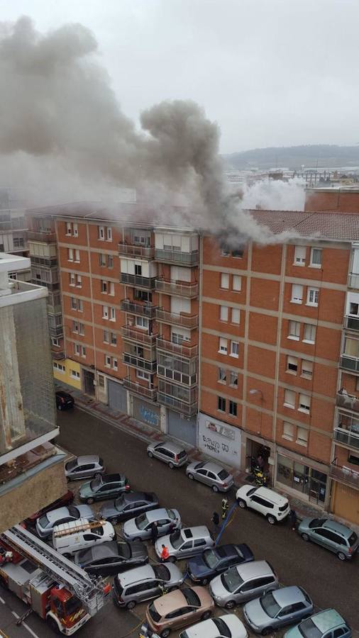 Fotos: Incendio en la calle Juan de Balmaseda