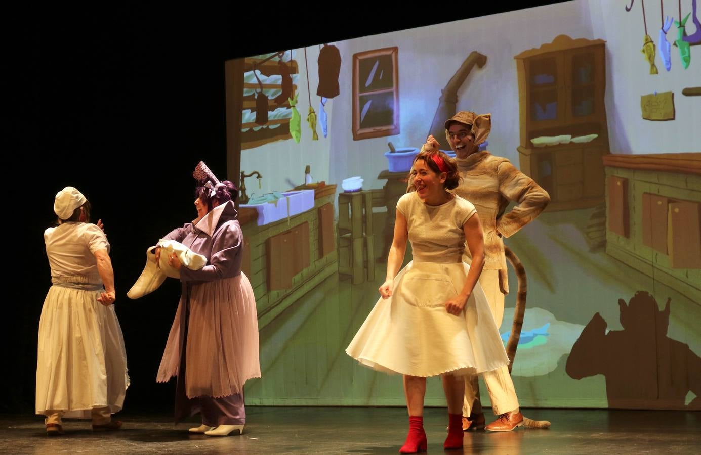 El clásico de Lewis Carrol es la última propuesta para público familiar de la compañía vallisoletana que estrena este domingo en la sala Concha Velasco