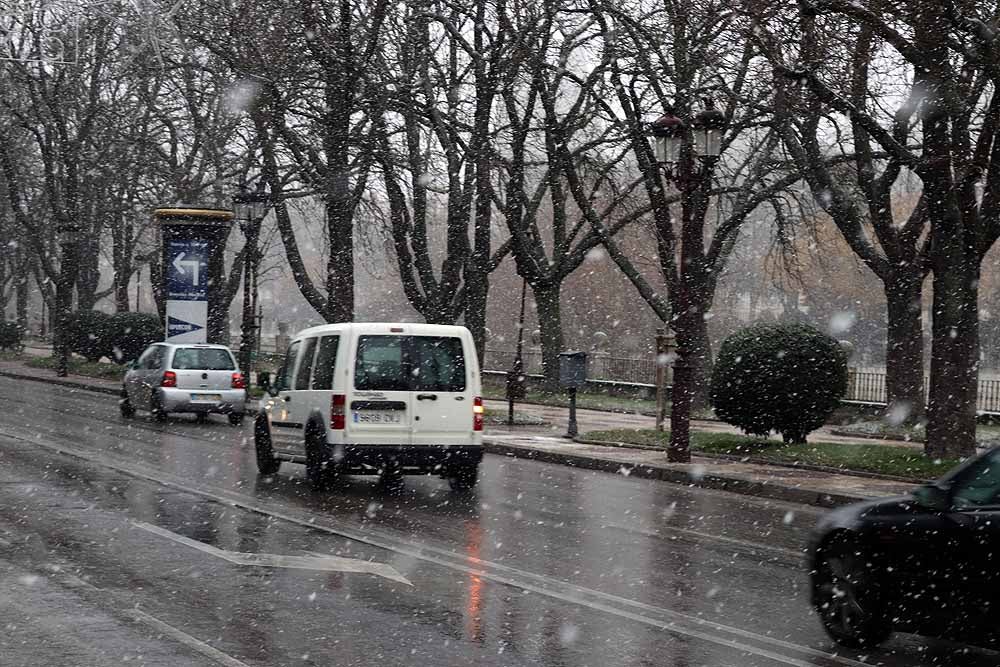 Fotos: Llegan los primeros copos de nieve a Burgos