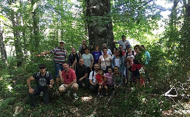 Participantes en una ruta del vino por Madroñal.