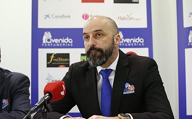 Lino López, en sala de prensa. 