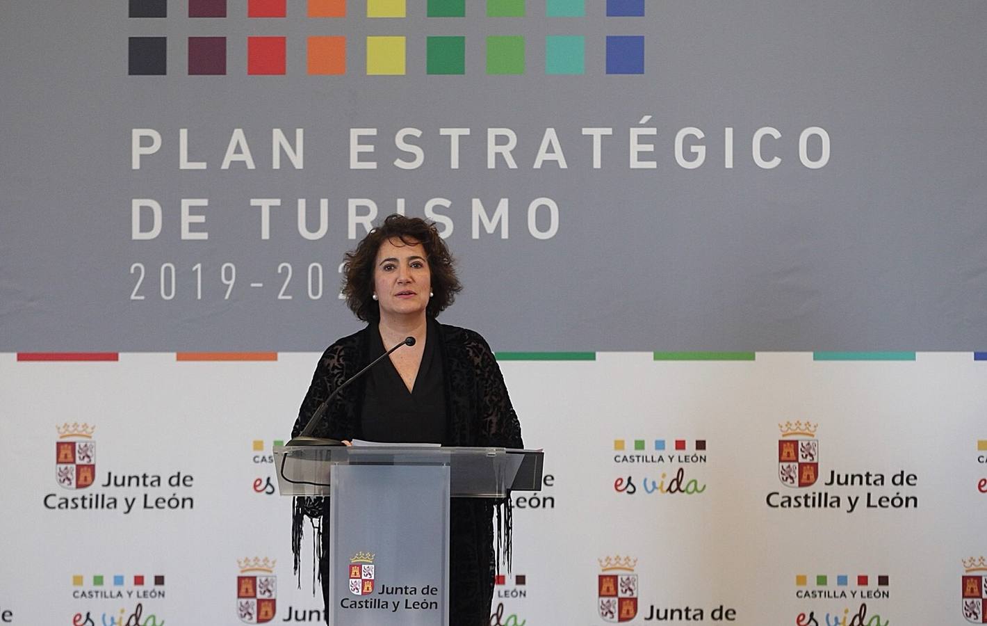 La consejera de Cultura y Turismo, María Josefa García Cirac, presenta el Plan Estratégico de Turismo.