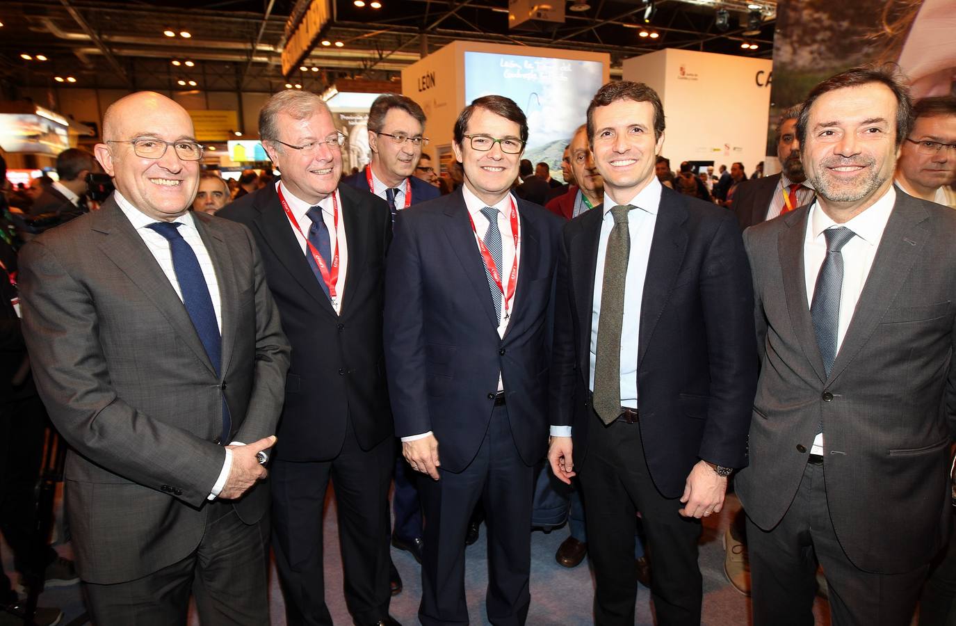 Pablo Casado, junto al presidente de PPCyL, Alfonso Fernández Mañueco, el alcalde de León, Antonio Silvan, y el presidente de la Diputación de Valladolid, Jesús Julio Carnero.