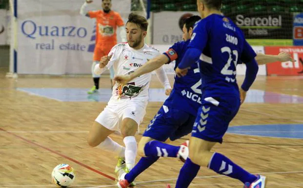 Álvaro López, durante un partido en el Pedro Delgado.