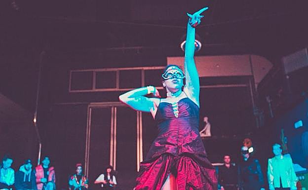 Esperanza Bastida, en plena actuación en el campeonato europeo 'Strike with Force Italy'